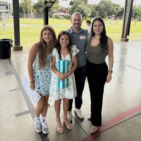 Meet your Posher, Adriana - Picture 1 of 1